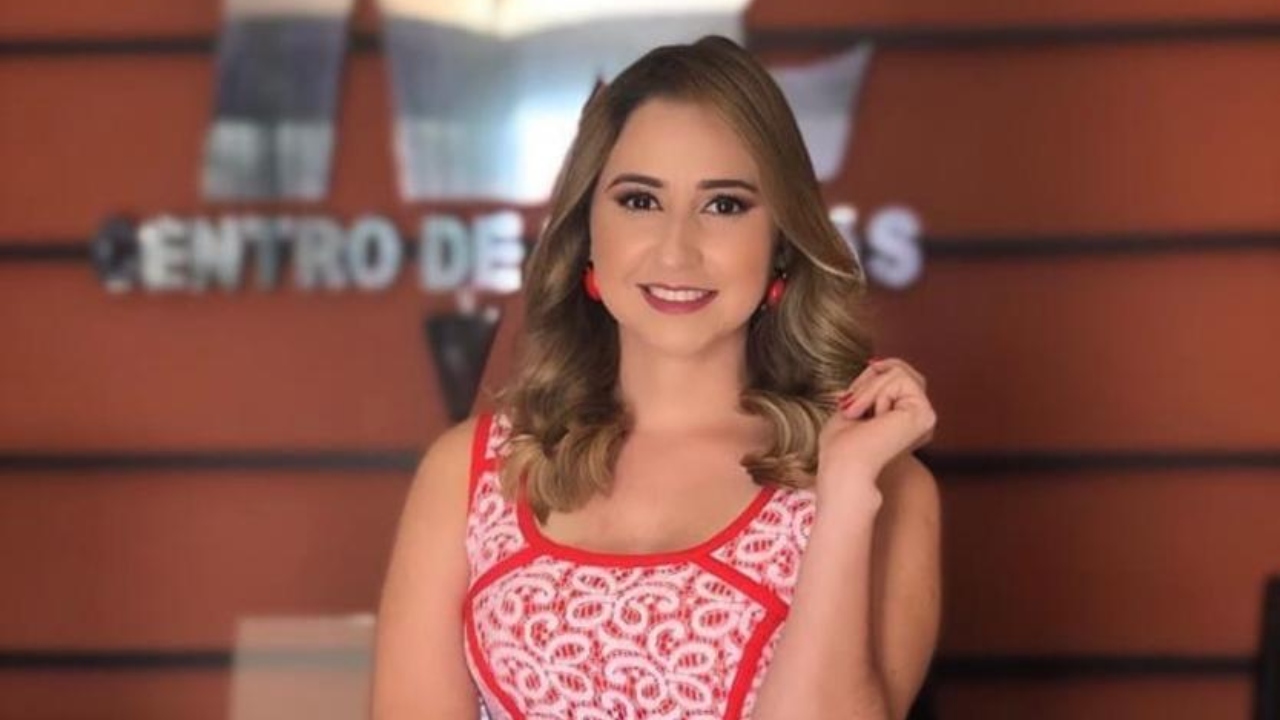 Imagen Principal de Nota: Antes y después: Las 10 fotos que muestran el cambio de Rocío Hernández en la Televisión