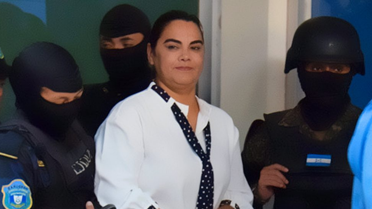 Imagen Principal de Nota: Declaran culpable a Rosa Elena Bonilla por fraude y apropiación indebida
