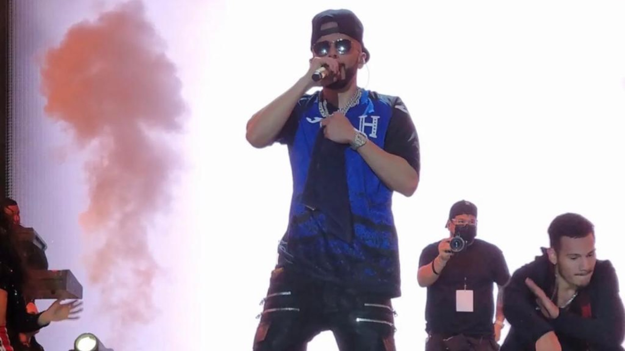 Imagen Principal de Nota: ¡Inesperado! Yandel se desnudó en el concierto que dio en Honduras