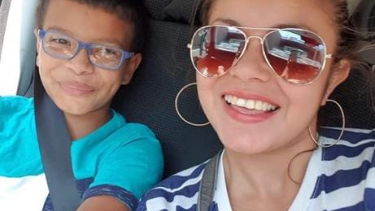 Imagen Principal de Nota: Karina Chinchilla rompe en llanto al recibir en su cumpleaños un regalo de su hijo desaparecido