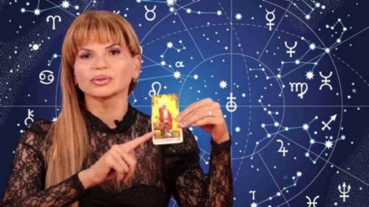 Imagen Principal de Nota: ¿Mhoni Vidente de clarividente a presidenta? Esto se sabe