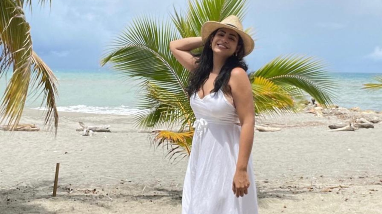 Imagen Principal de Nota: Samantha Velásquez presume sus curvas en playa de La Ceiba