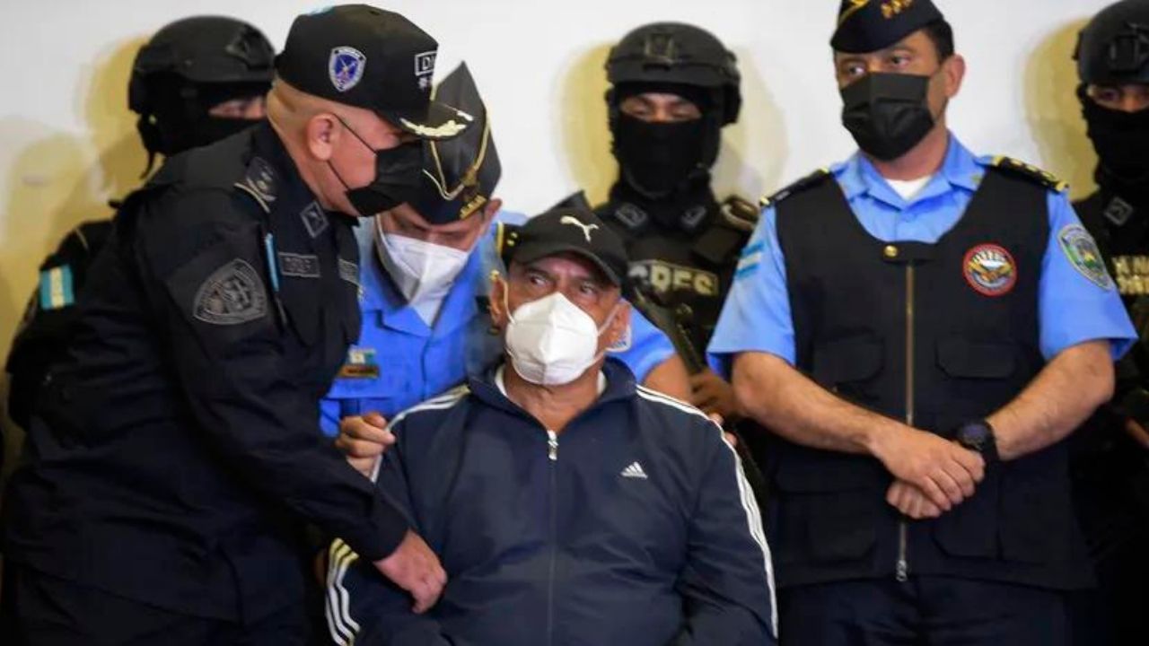Imagen Principal de Nota: Completas las 15 firmas para la extradición del exjefe de la Policía Nacional Juan Carlos 'El Tigre' Bonilla