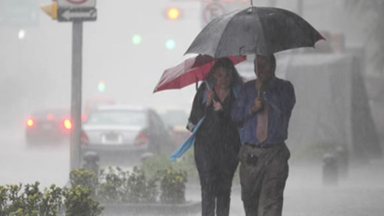 Imagen de Lluvias acompañadas de actividad eléctrica continuarán por 24 horas en Honduras