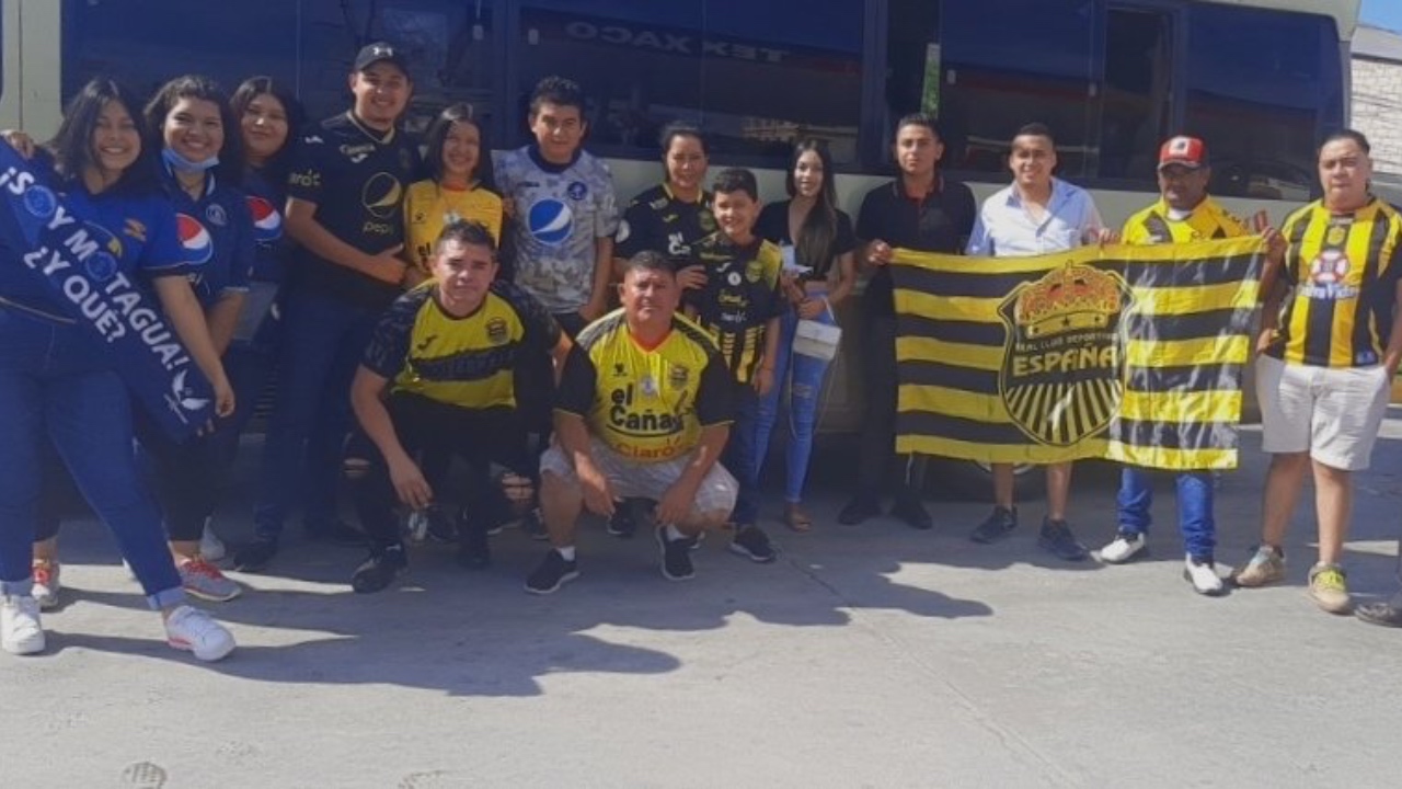 Imagen Principal de Nota: Real España vs. Motagua: Barras demuestran hermandad en el Clausura 2022