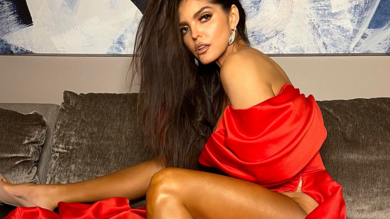 Imagen Principal de Nota: Ana Bárbara eleva la temperatura con atrevido baile en TikTok, que supera los 4 millones de vistas