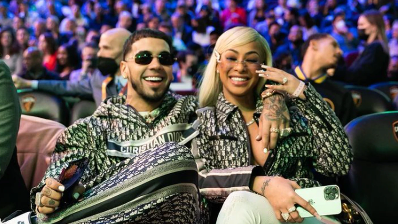 Imagen Principal de Nota: Anuel AA  recibe críticas al comparar a su novia Yailin con uno de sus carros más caros