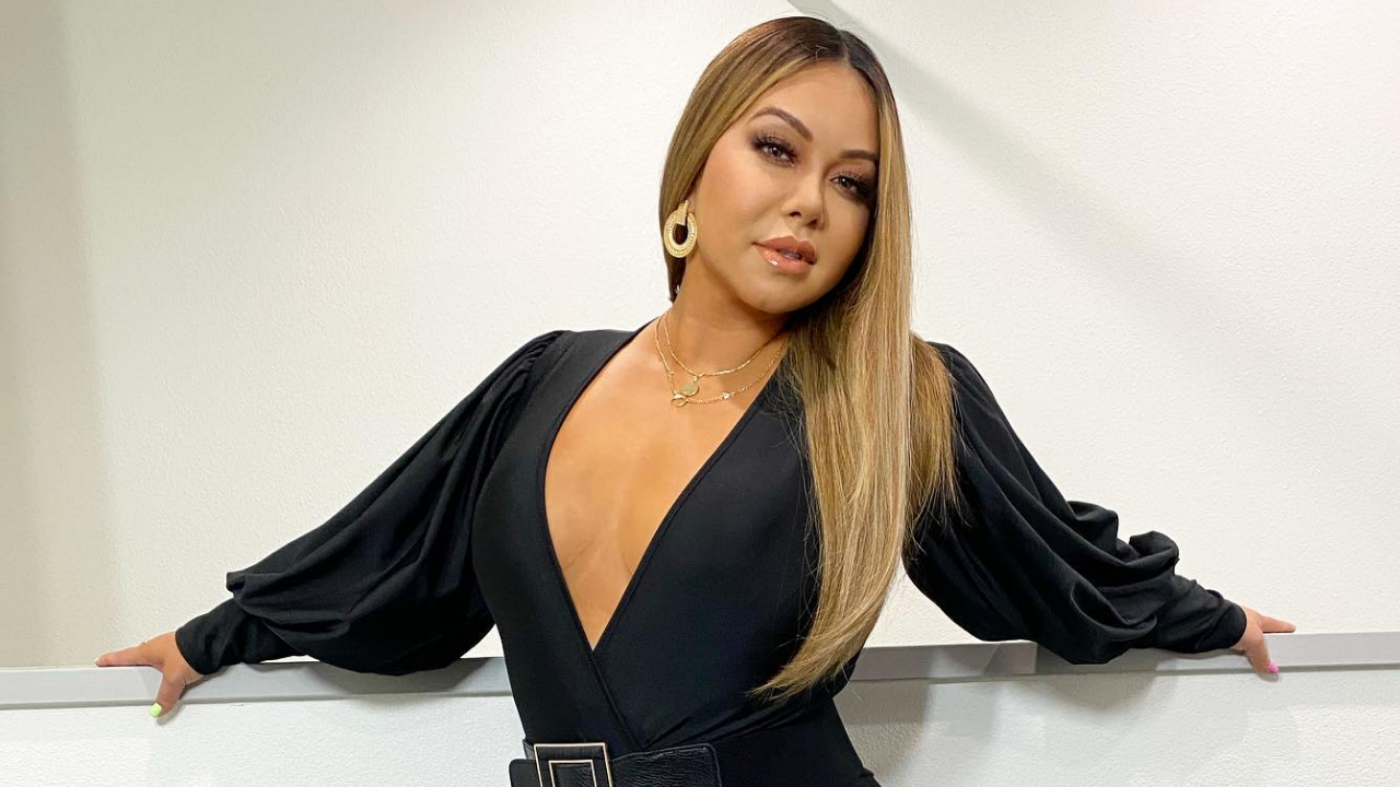 Imagen Principal de Nota: Chiquis Rivera sube la temperatura al mostrar cómo recibe masajes reductivos