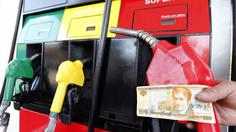 Imagen Principal de Nota: Más de 4 lempiras subirá el precio del galón de gasolina súper en Honduras desde el lunes