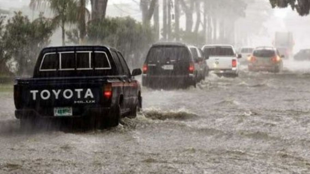 Imagen Principal de Nota: Paso de onda tropical continuará dejando lluvias por 72 horas en estos departamentos de Honduras