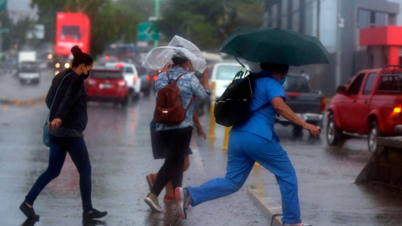 Imagen Principal de Nota: Por lluvias mantienen la alerta verde en 11 departamentos de Honduras