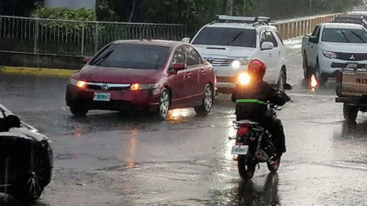 Imagen de Lluvias persistirán este lunes en Honduras;  12 departamentos se mantienen en alerta verde
