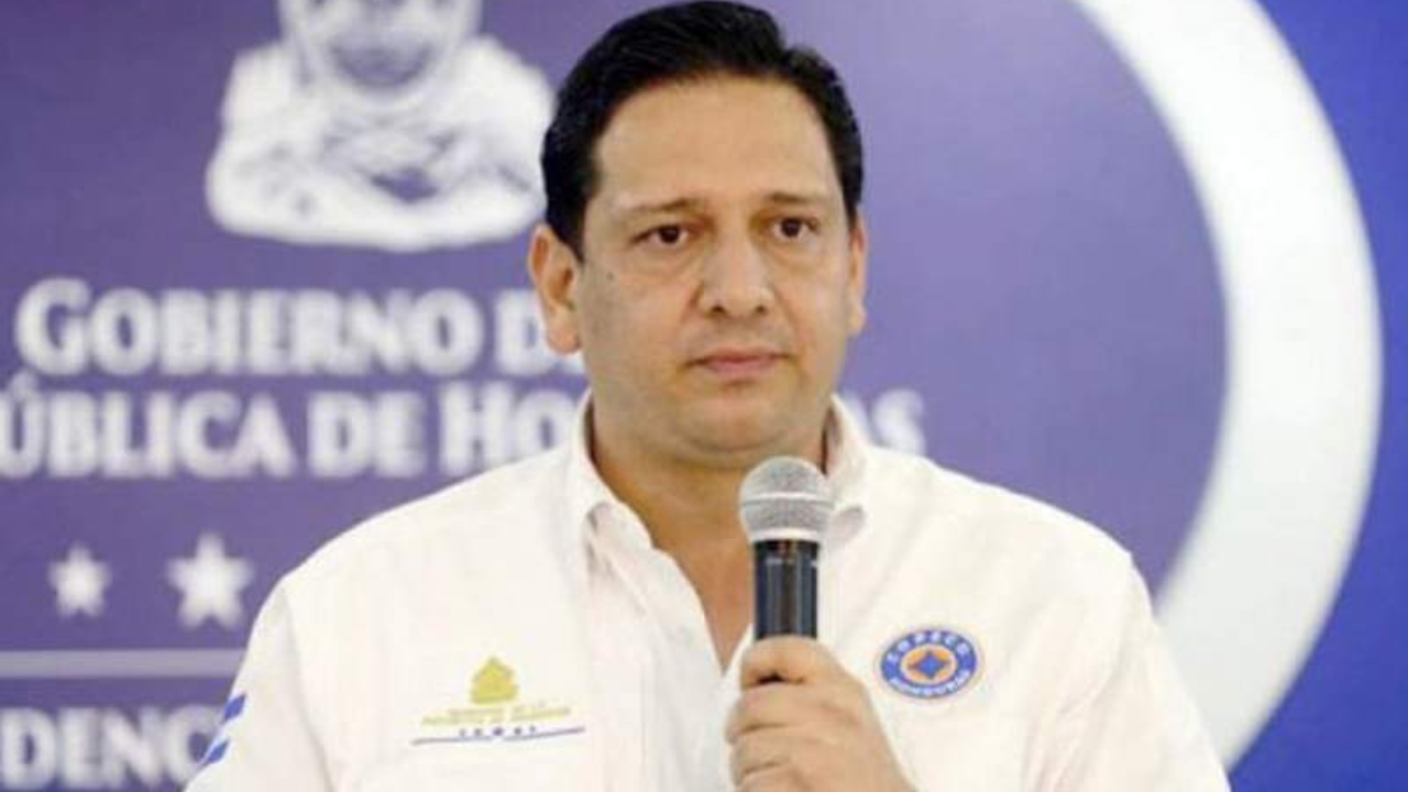 Imagen Principal de Nota: Emiten requerimiento fiscal con orden de captura para Gabriel Rubí por caso triaje en El Tórax