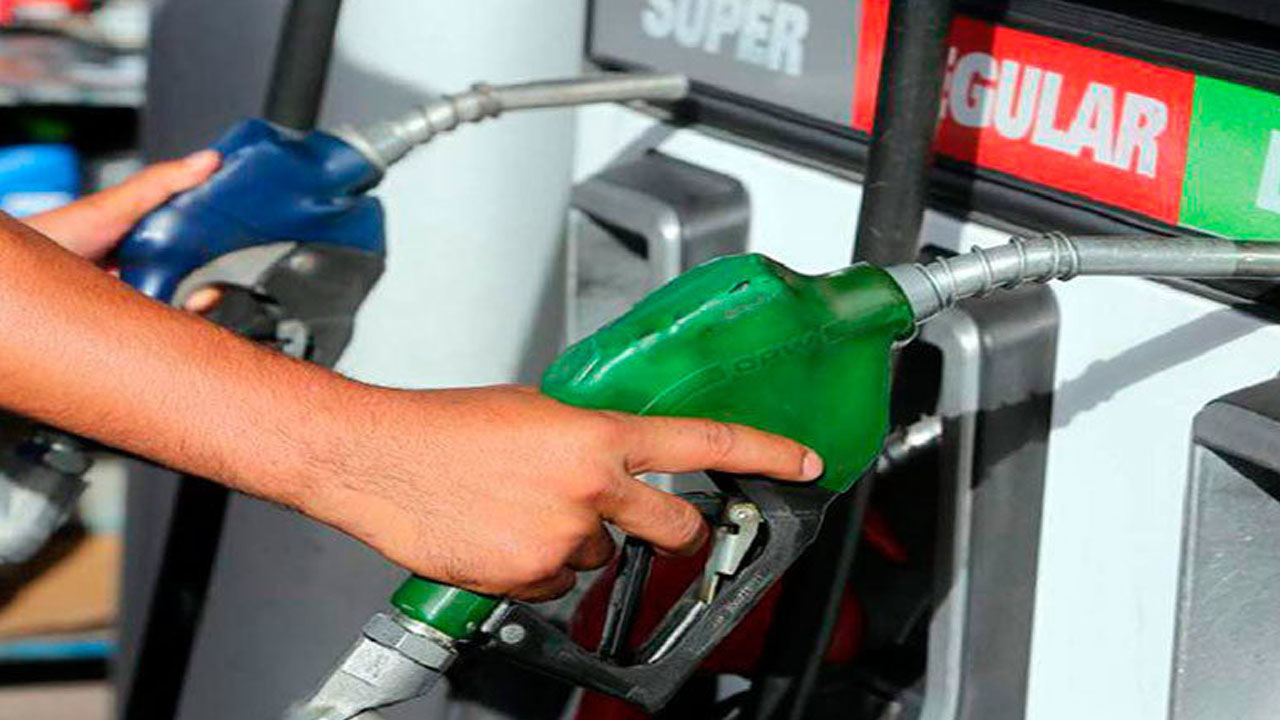 Imagen de Gasolinas súper y regular tendrán una rebaja de precios mayor a 2 lempiras a partir del lunes