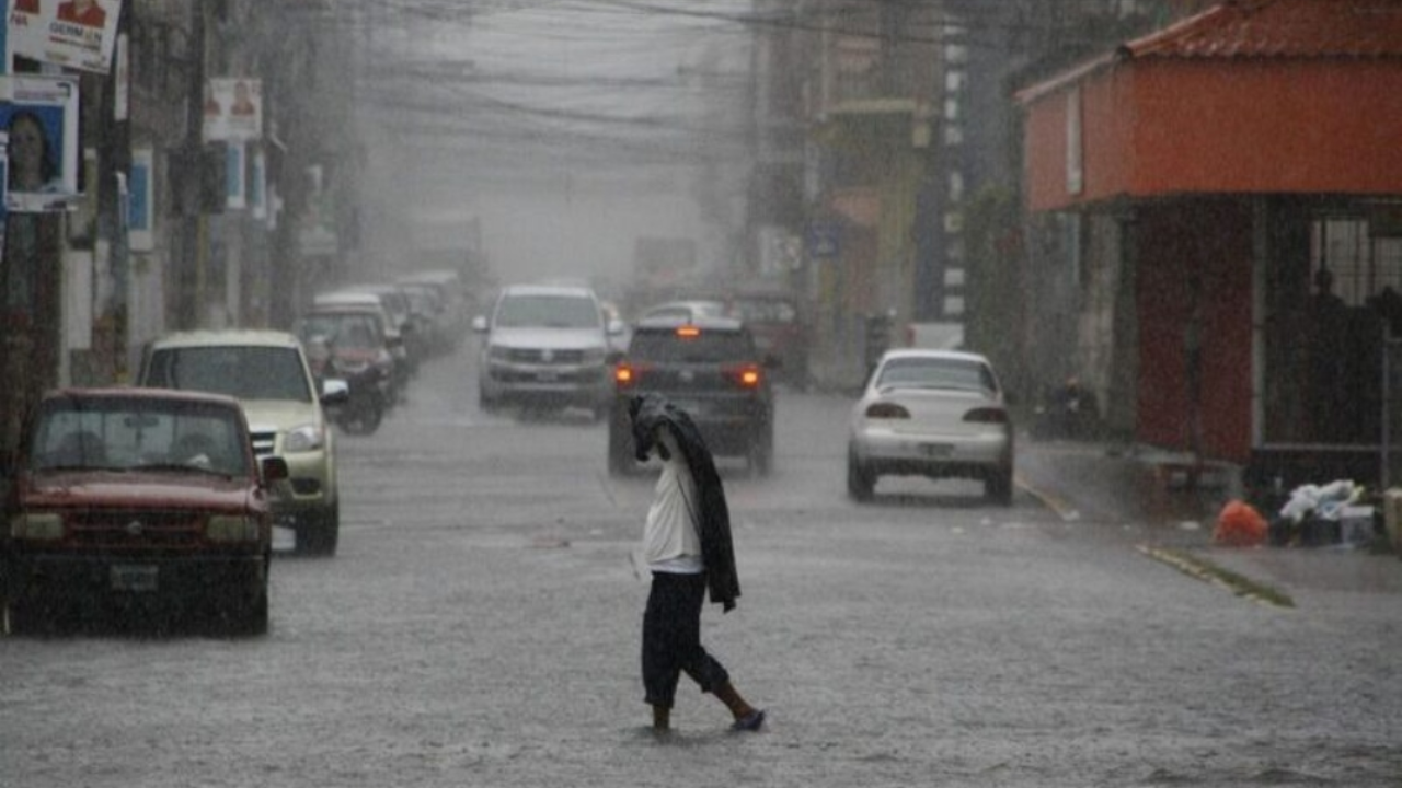 Imagen de Lluvias acompañadas con actividad eléctrica continuarán por 24 horas en estos  departamentos de Honduras