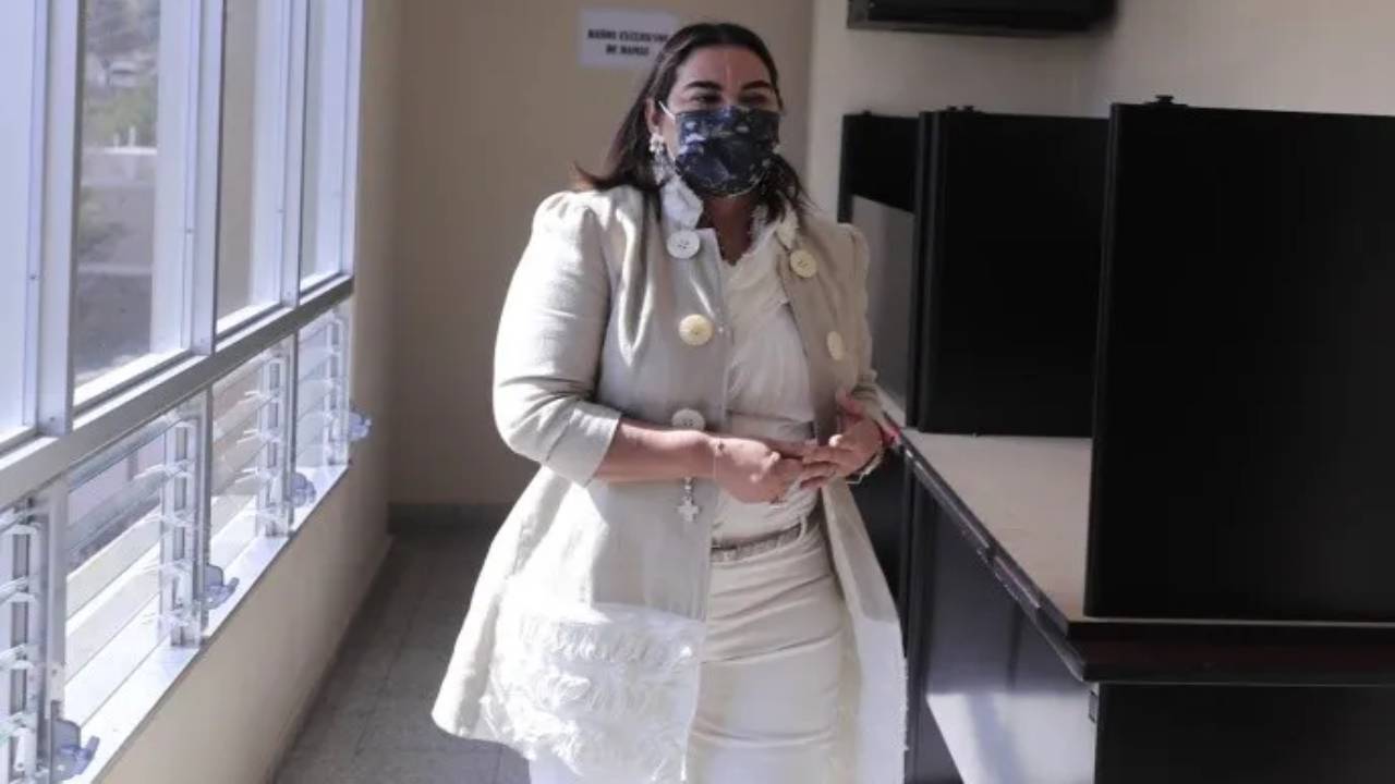 Imagen de Rosa Elena Bonilla es condenada a 14 años de prisión por caso 'Caja chica de la dama'