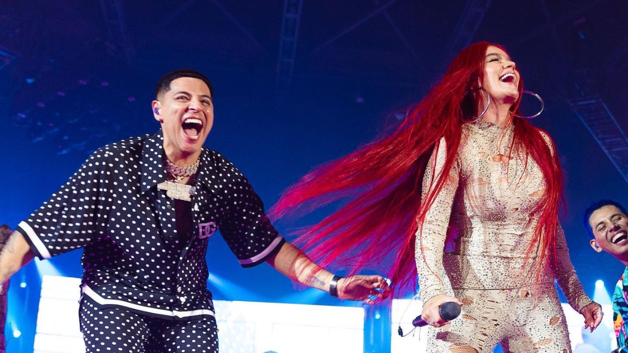 Imagen Principal de Nota: Video: Eduin Caz cumple su sueño de cantar junto a Karol G