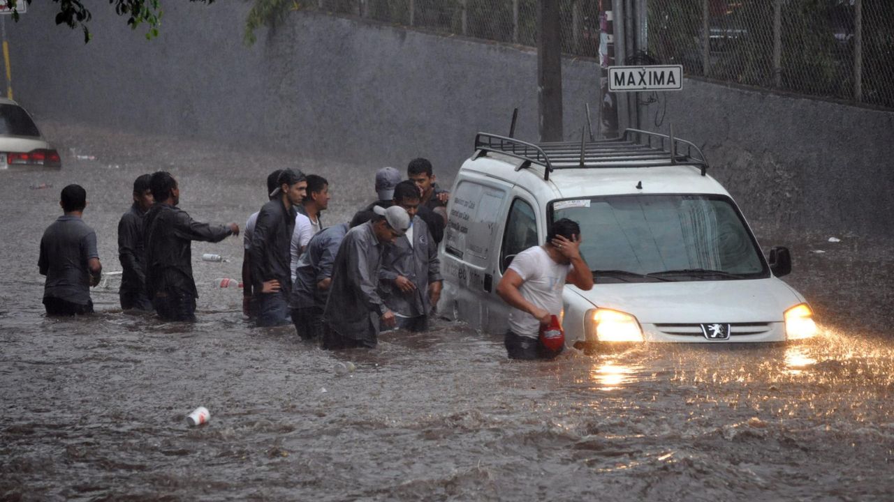 Imagen Principal de Nota: Honduras en alerta ante ingreso de ciclón tropical encaminado a ser huracán