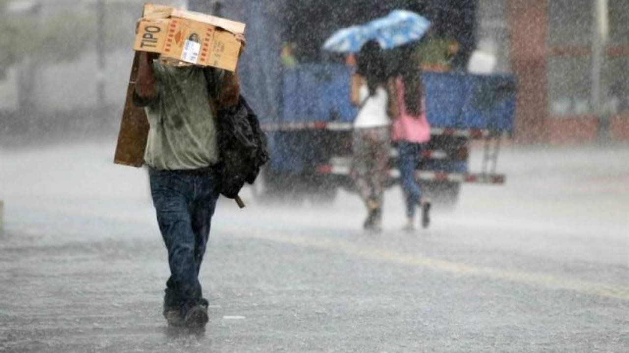Imagen Principal de Nota: Onda tropical dejará fuertes lluvias en Honduras este sábado y domingo