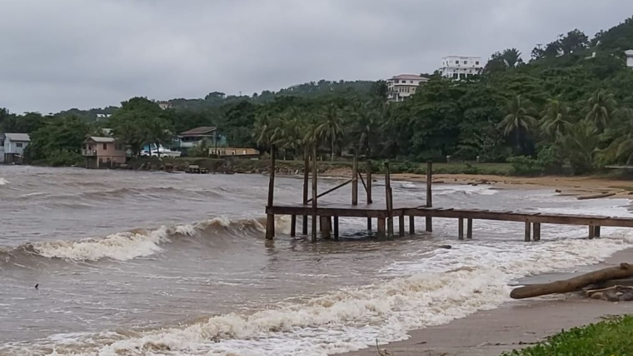 Imagen Principal de Nota: ¡Nuevas alertas! Copeco baja a alerta amarilla a Islas de la Bahía