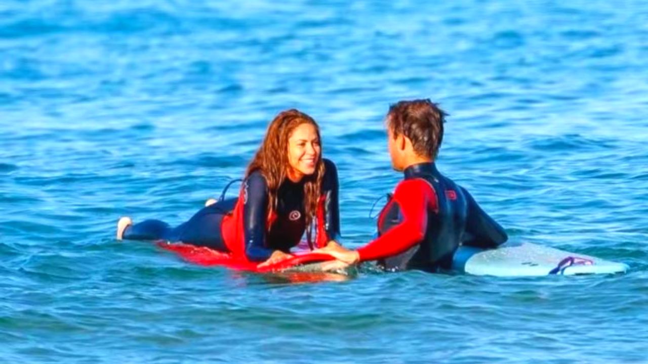 Imagen de ¿Llegó el indicado? Shakira se deja ver con nuevo galán en la playa