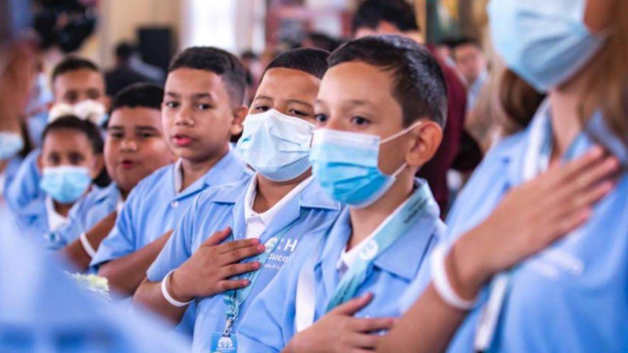 Imagen de Así será el nuevo uniforme escolar en Honduras, mira desde cuándo deberán usarlo