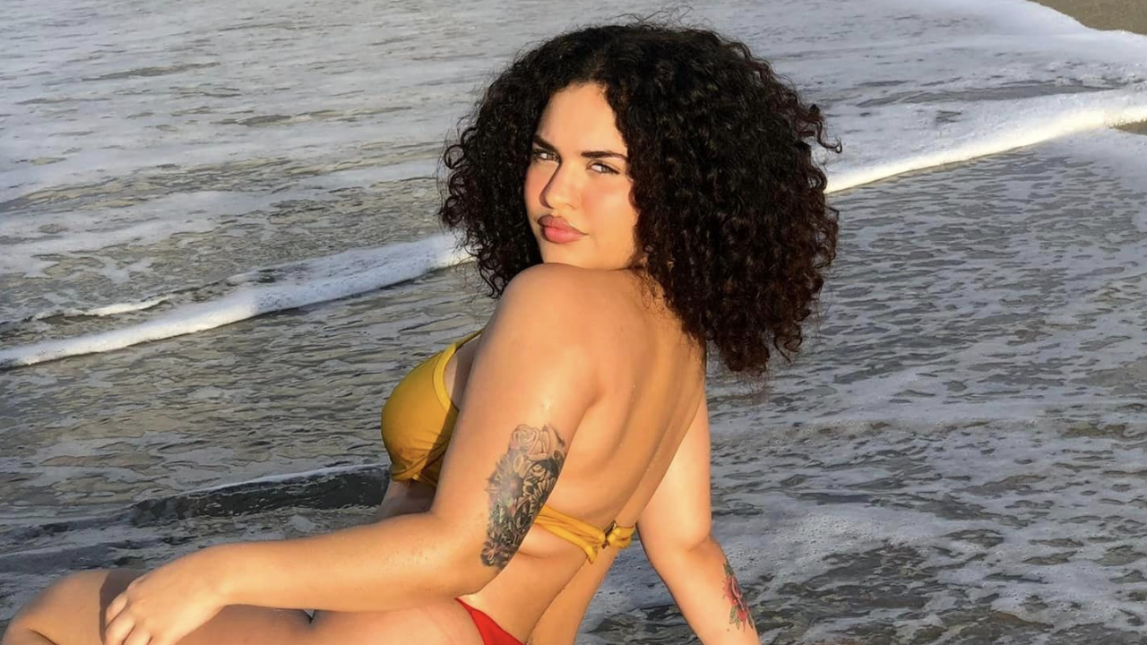 Imagen de Sin miedo a críticas, Akasha Murillo deja ver su figura sin filtros en traje de baño