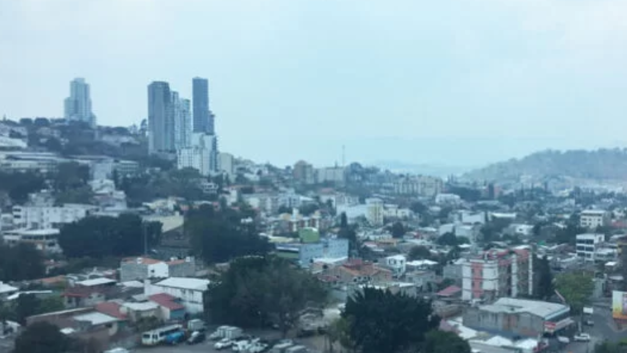 Imagen Principal de Nota: Humo y altas temperaturas continuarán afectado a los hondureños este martes