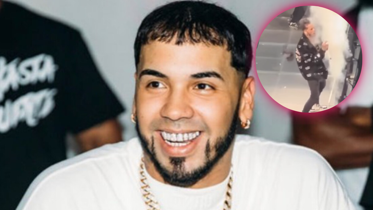 Imagen de Vídeo: Anuel AA casi termina sin su peluquín tras llevarse tremendo susto en el escenario