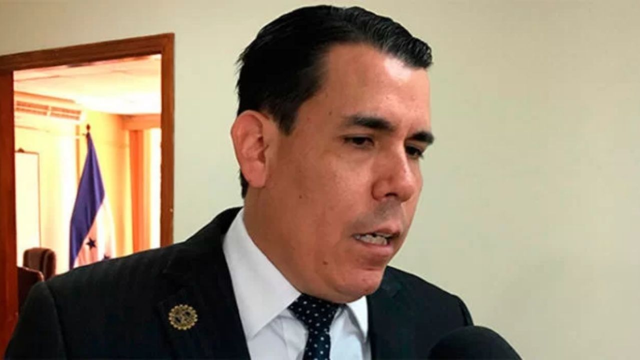Imagen Principal de Nota: Proceso para elegir a fiscal general 'es una burla, todo está consensuado', denuncia presidente de abogados