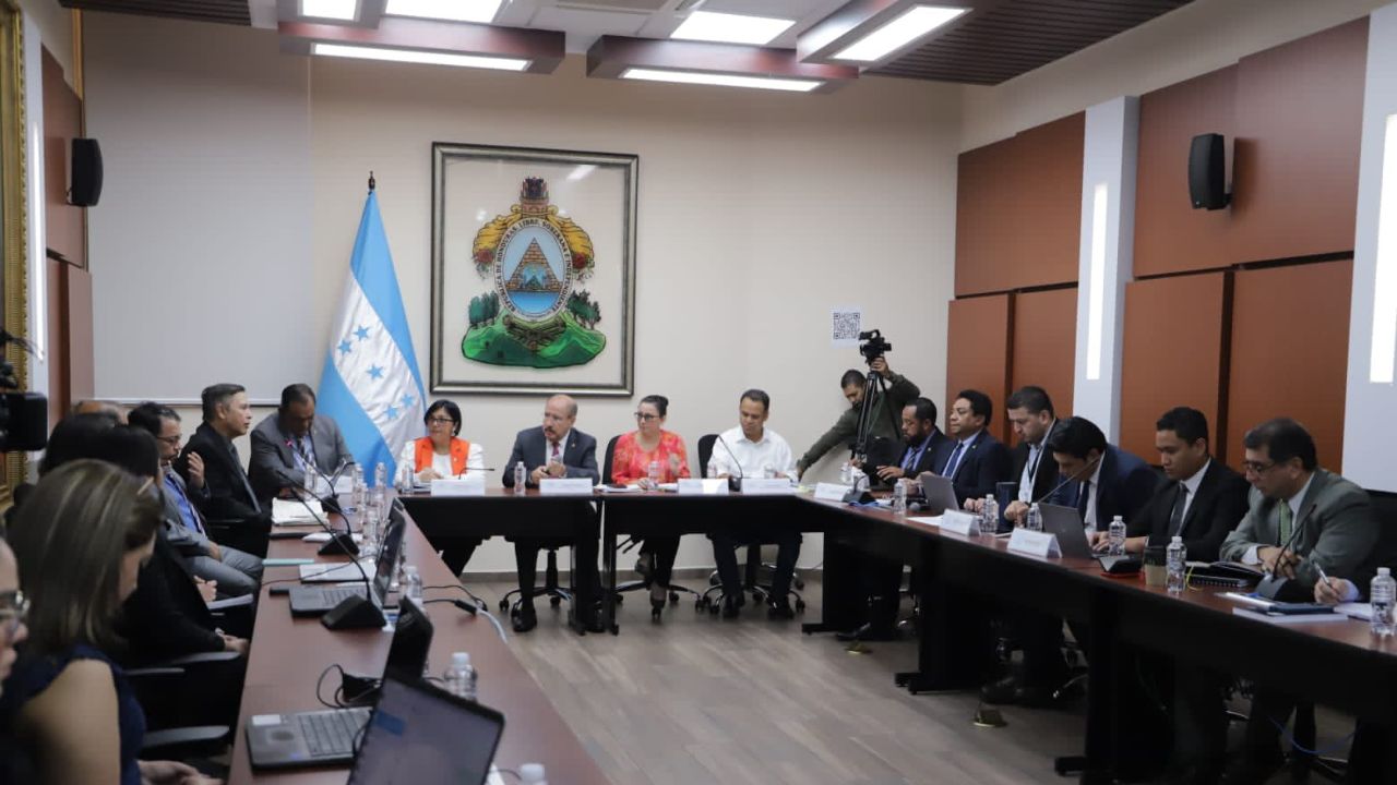 Imagen Principal de Nota: Comisión del Congreso Nacional inicia socialización de Ley de Justicia Tributaria