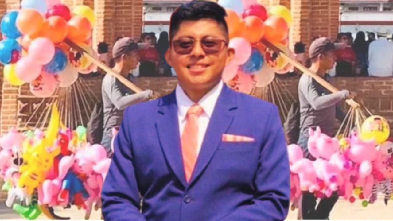 Imagen de Se burlaban de él por vender globos; ahora presume su título universitario