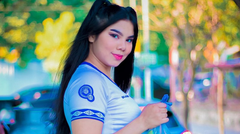 Imagen de Los sexys bailes de Abigail, vendedora ambulante que roba los suspiros de muchos