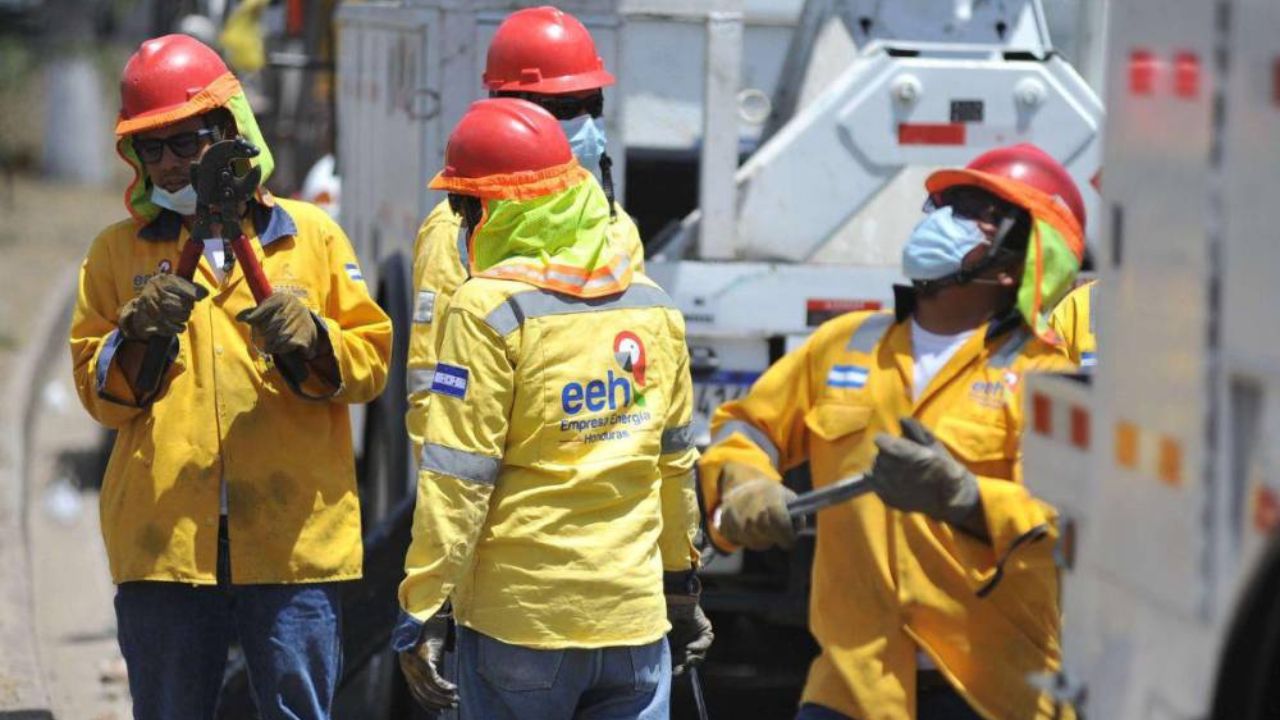 Imagen Principal de Nota: Solo 15 días tienen hondureños para pagar recibo de luz, sino EEH les cortará el servicio