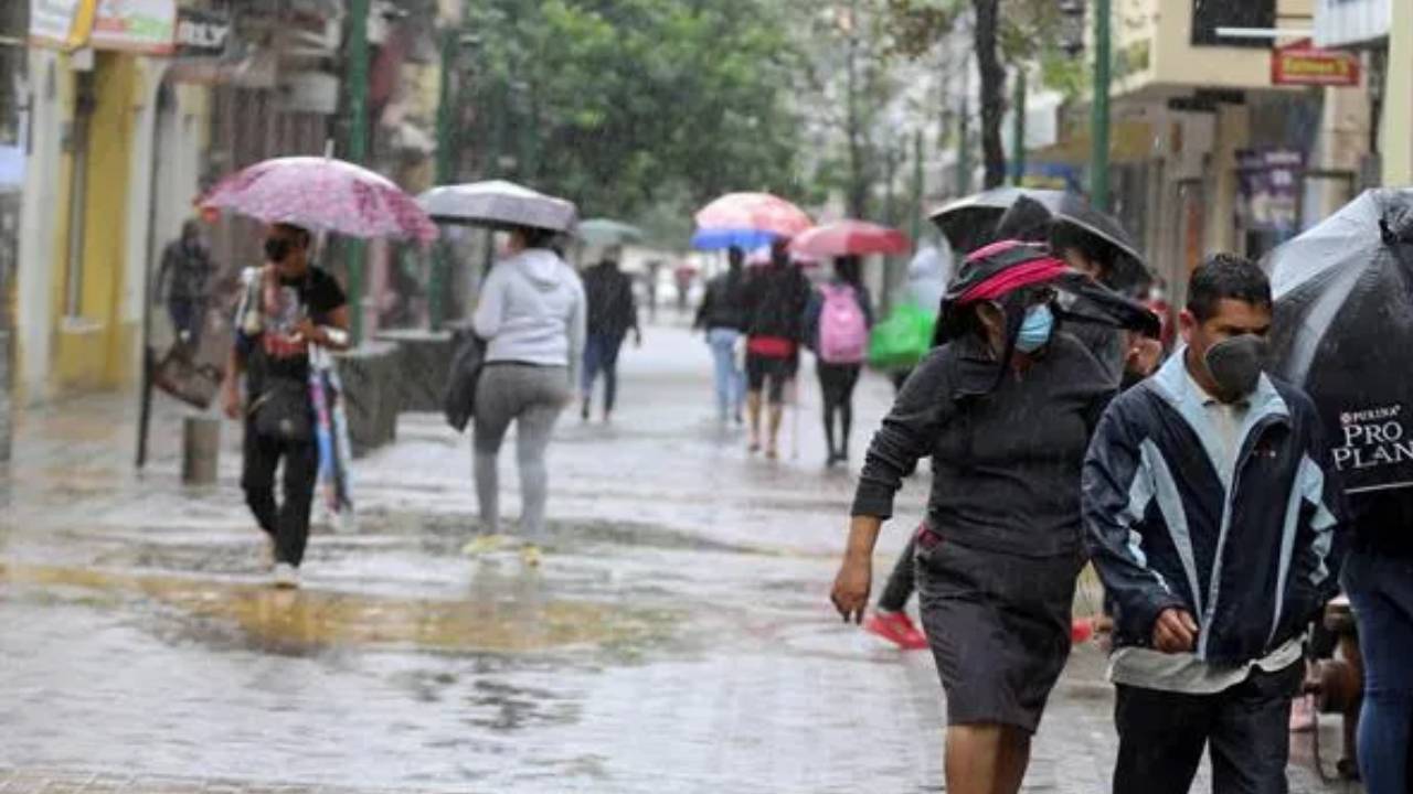 Imagen de ¡Aliste paraguas! Pronostican lluvias con actividad eléctrica en tres regiones de Honduras