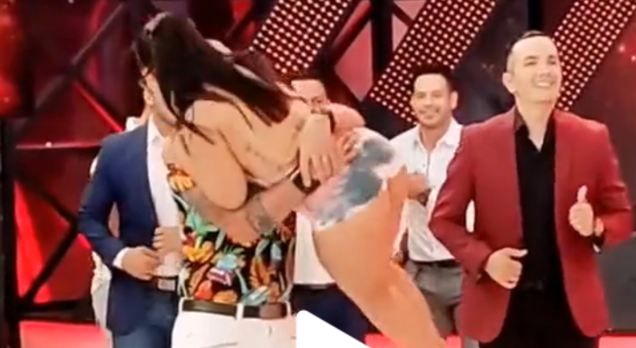 Imagen de 'Se le vio hasta el apellido':  Presentadora de TV sufre accidente de vestuario en pleno baile