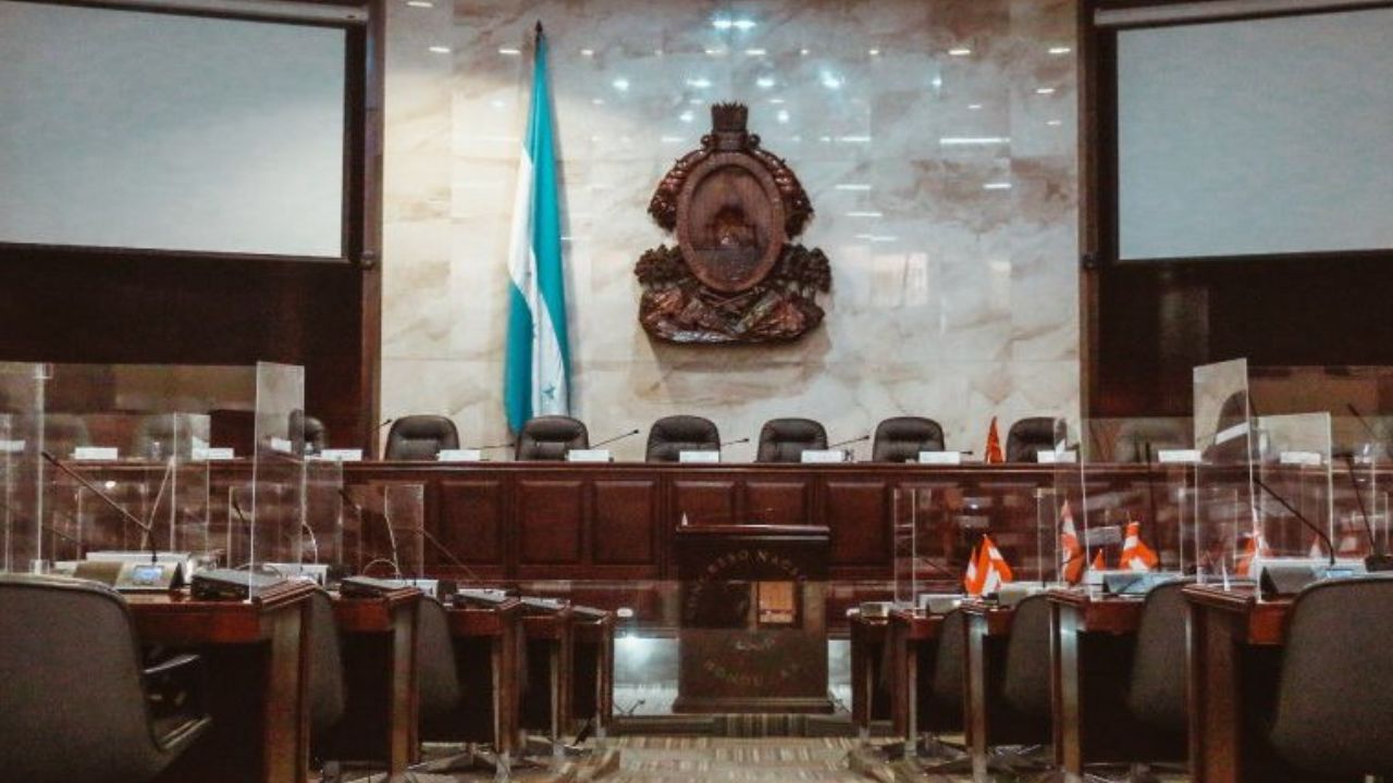 Imagen Principal de Nota: Más de L 43 millones cuesta mantener a diputados que no asisten a sesiones del CN