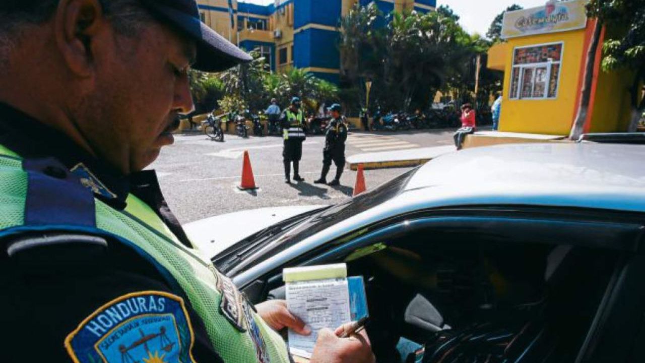 Imagen de ¿Me pueden quitar la licencia? Estas son las faltas de tránsito que más cometen los conductores en Honduras