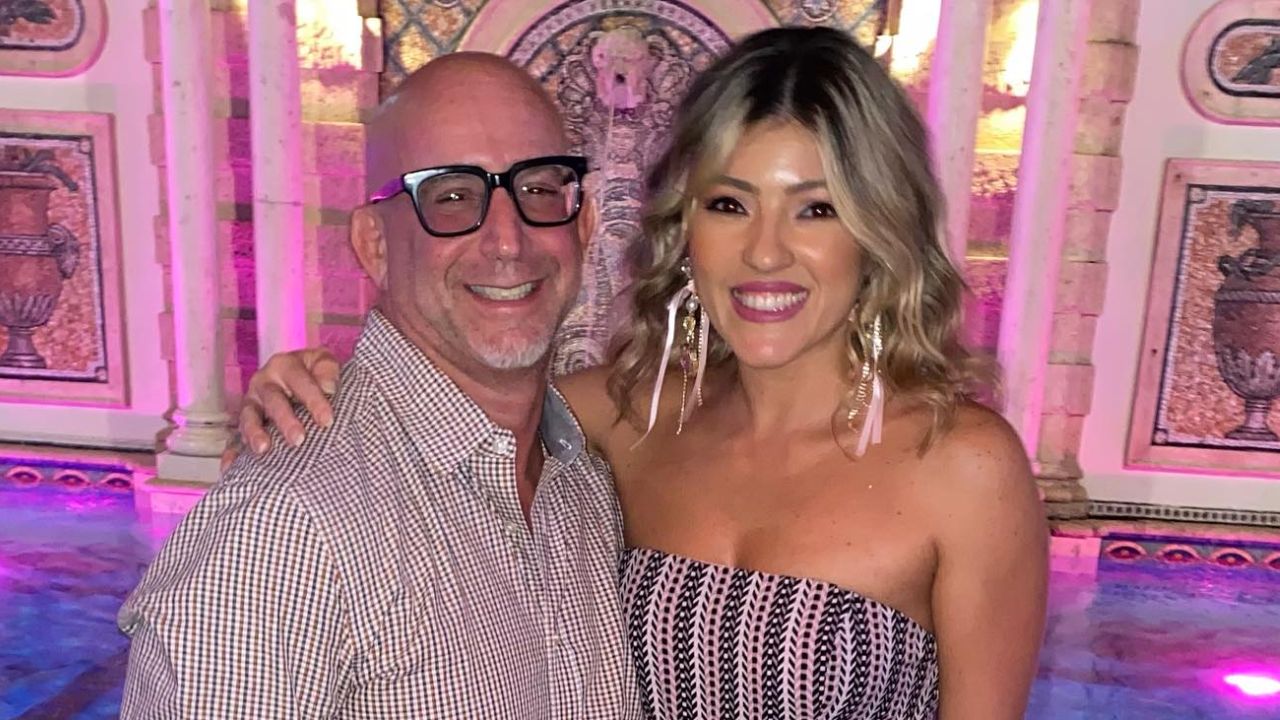 Imagen de Debbie Bertrand dedica romántico mensaje a su esposo