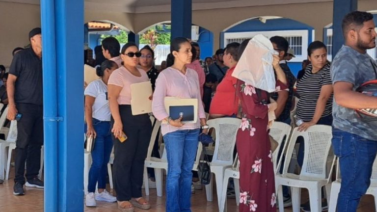 Imagen Principal de Nota: ¿Hondureño, estás en busca de empleo? Gobierno anuncia más de mil plazas a las que puedes aplicar