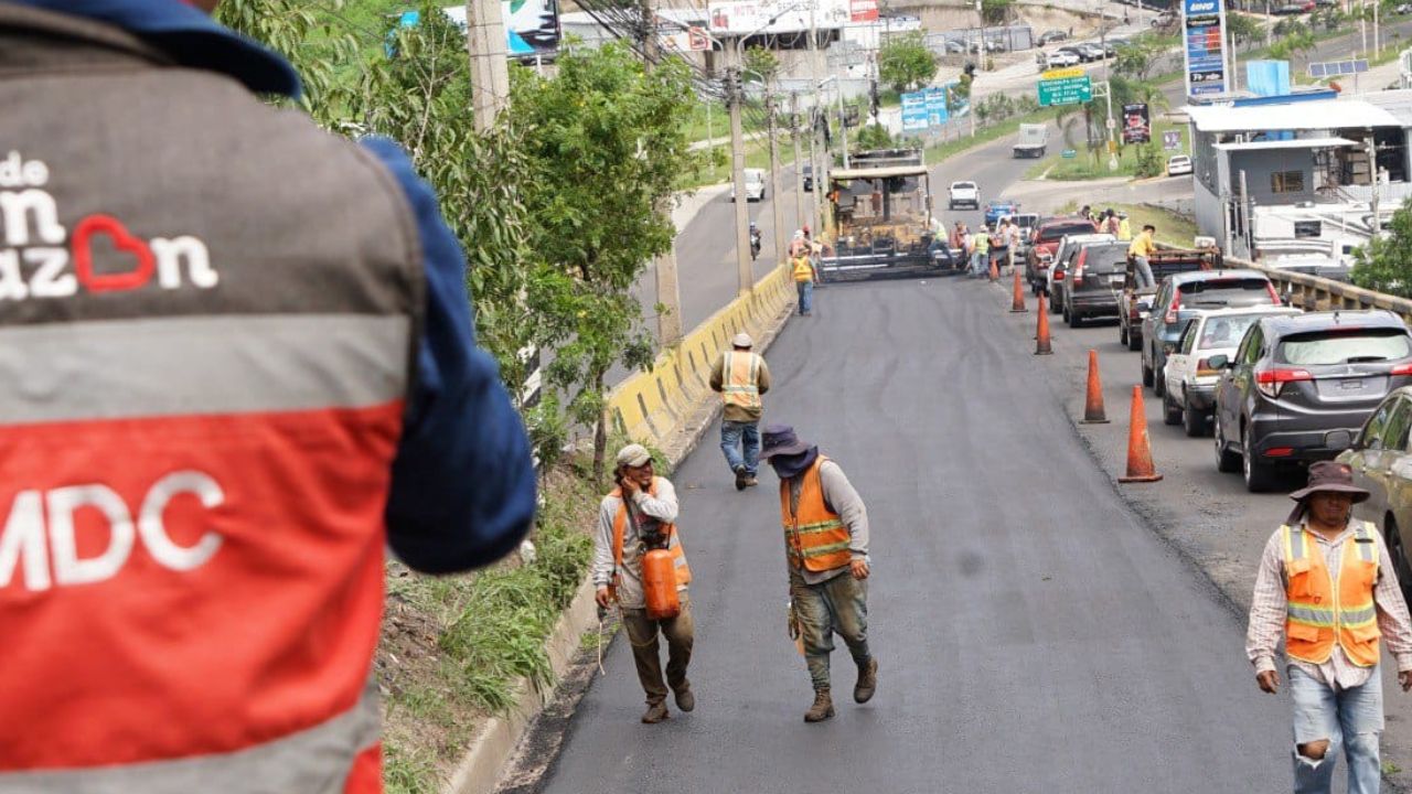 Imagen de Mantienen calles cerradas este lunes en la capital de Honduras