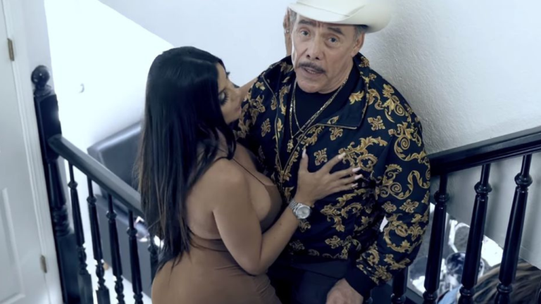 Imagen Principal de Nota: Papá de Jenni Rivera presume tener novia jovencita a sus 79 años