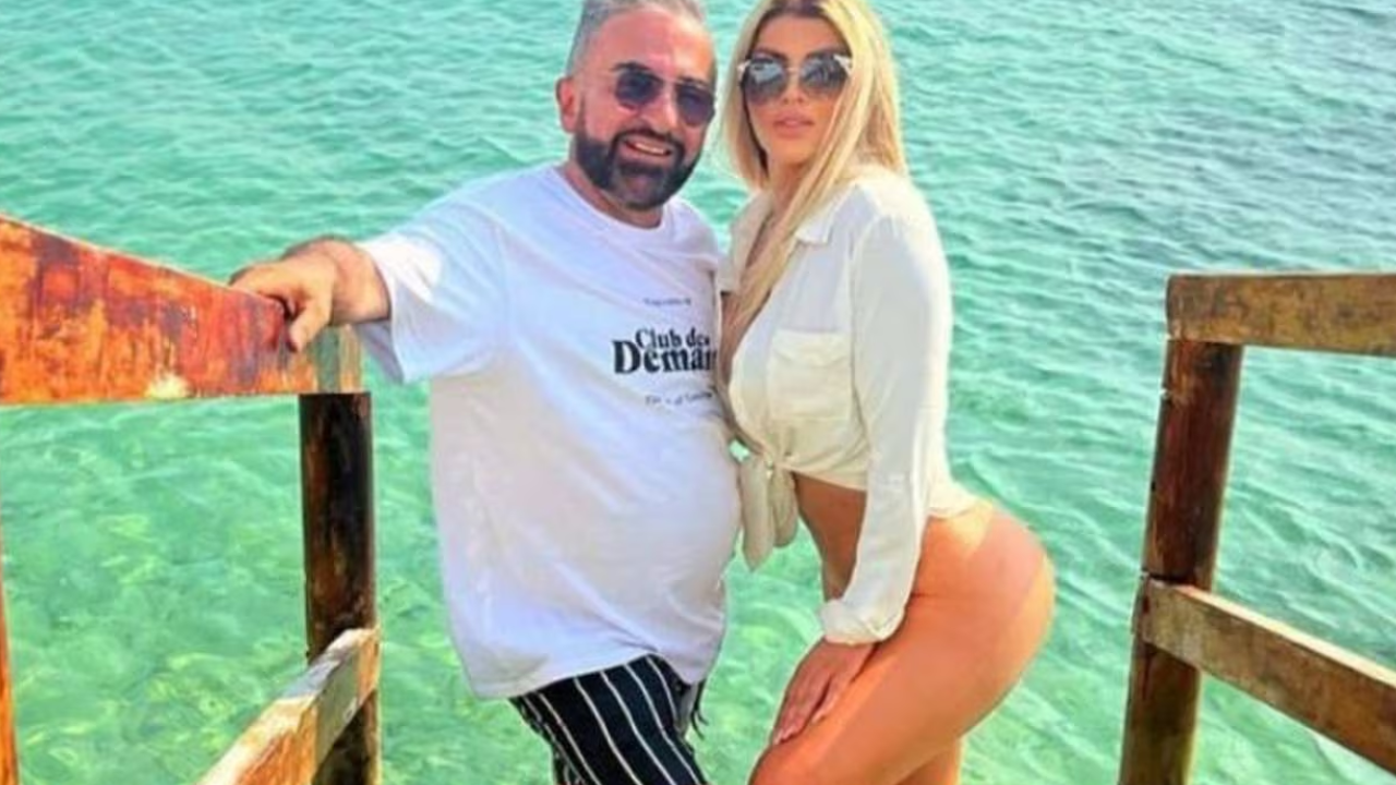 Imagen Principal de Nota: 'Kardashian Mexicana' confiesa que Vicente Fernández le permite estar con otros