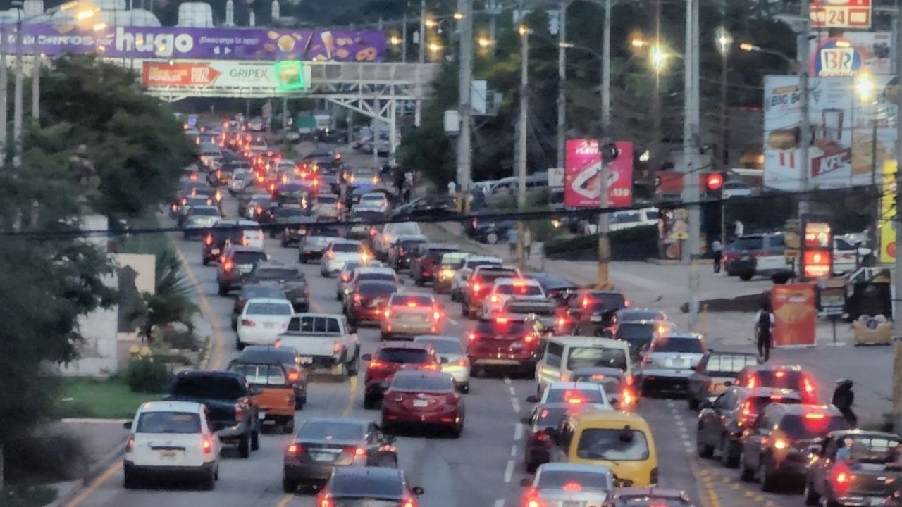 Imagen Principal de Nota: Amnistía vehicular en Honduras está en vigencia para este 2024 ¿Hasta cuándo y cuáles son los beneficios?