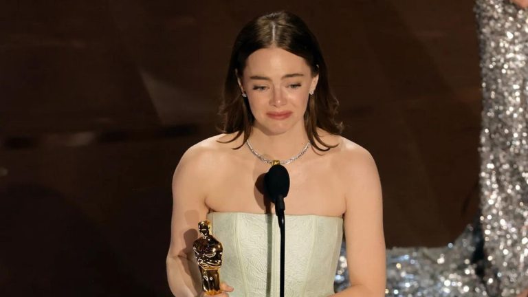Imagen Principal de Nota: Emma Stone conquista el corazón de Hollywood con su segundo Oscar