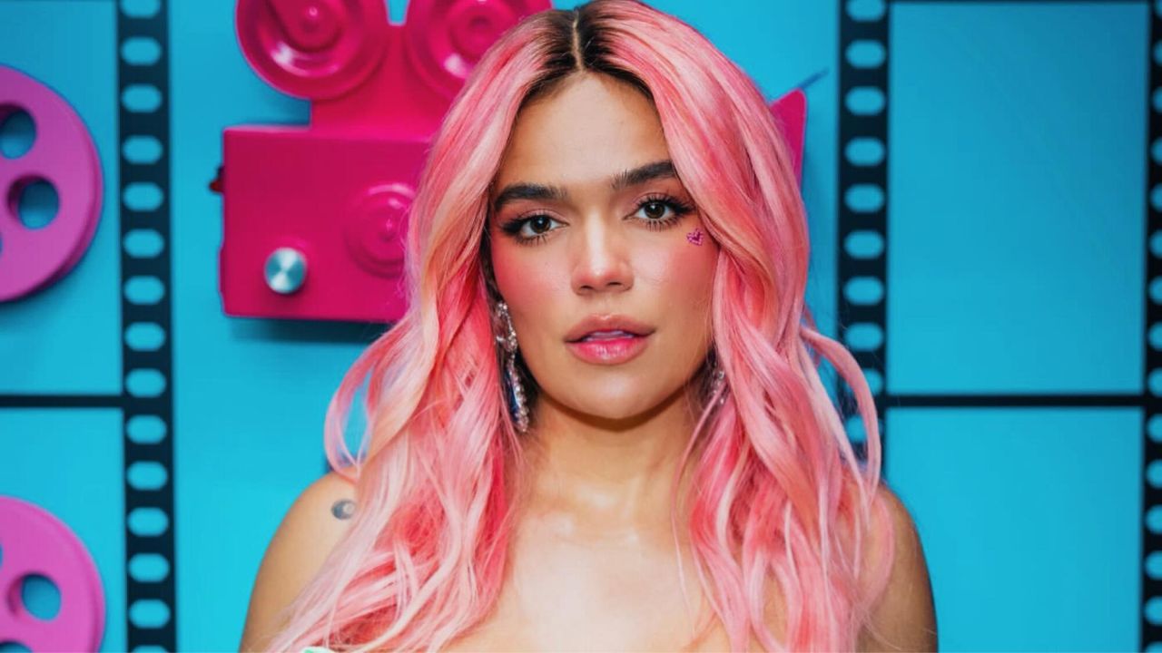Imagen de Karol G enloquece las redes al posar en traje de baño