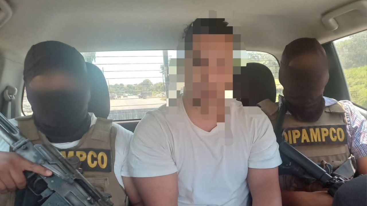 Imagen Principal de Nota: Capturan a estadounidense con alerta roja de Interpol en La Ceiba