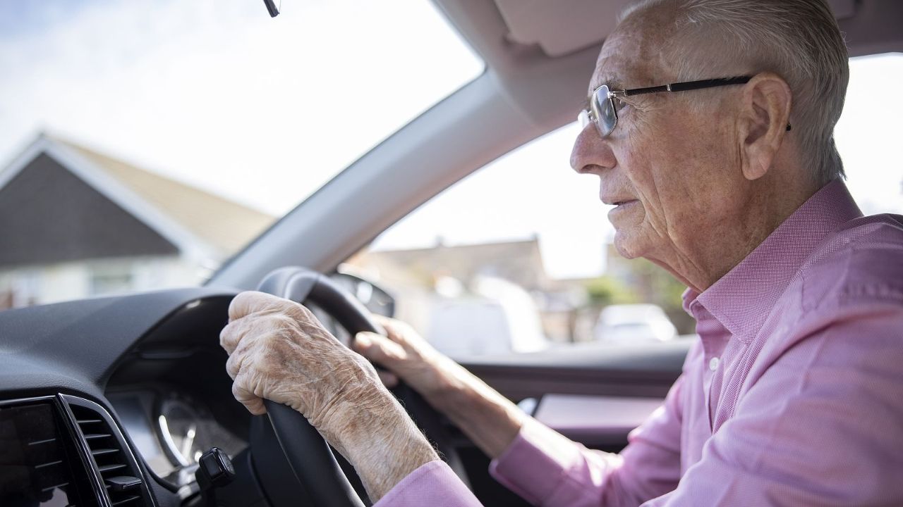 Imagen de ¿Hasta qué edad puede solicitar la licencia de conducir?