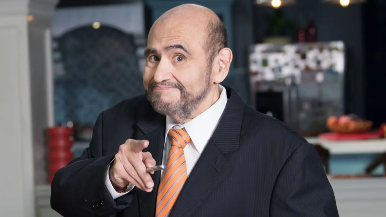 Imagen Principal de Nota: Edgar Vivar, de 'El Chavo del 8' sufre accidente en el set de ‘Vecinos’
