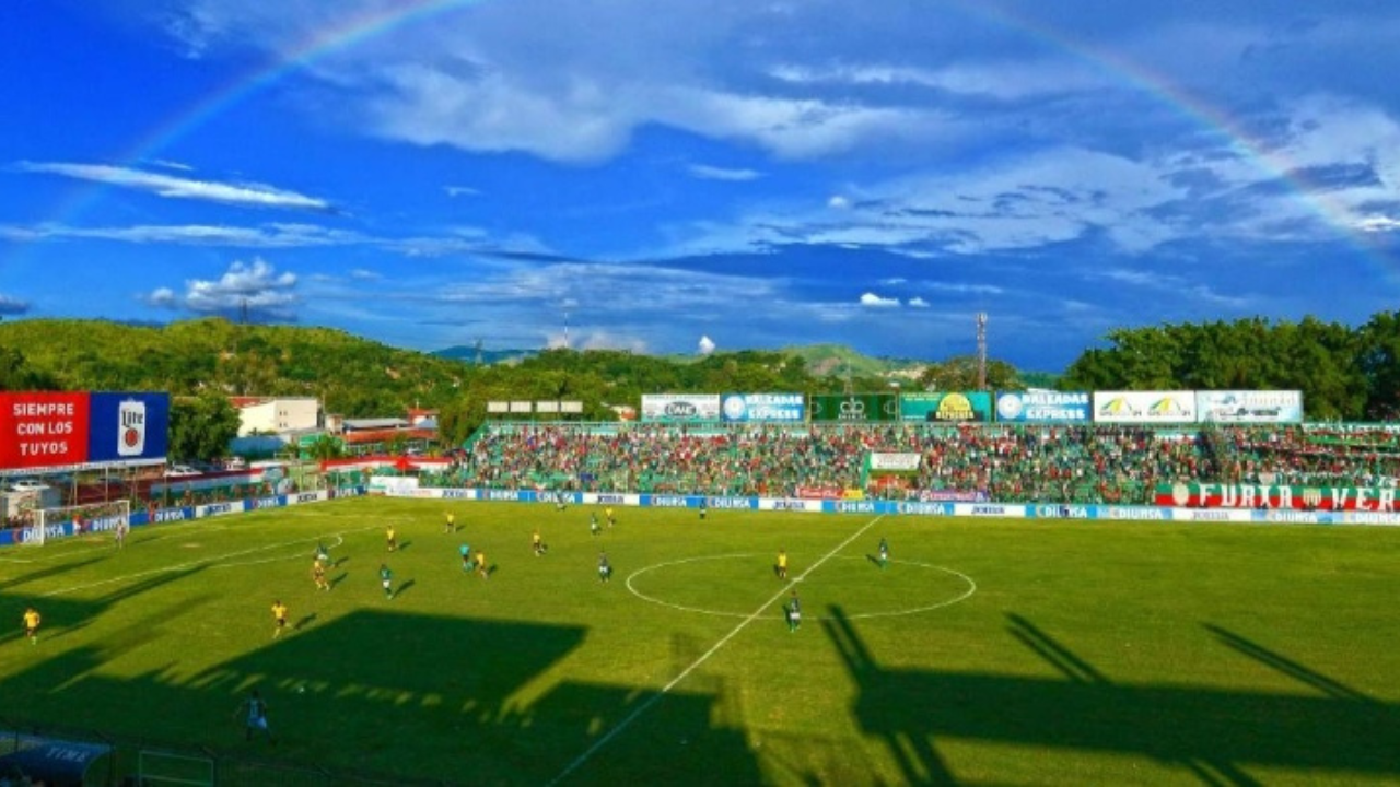 Imagen Principal de Nota: Marathón vs Olimpia EN VIVO hoy: a qué hora juegan y quién transmite